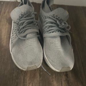 10.5 PUMA gray sneakers.